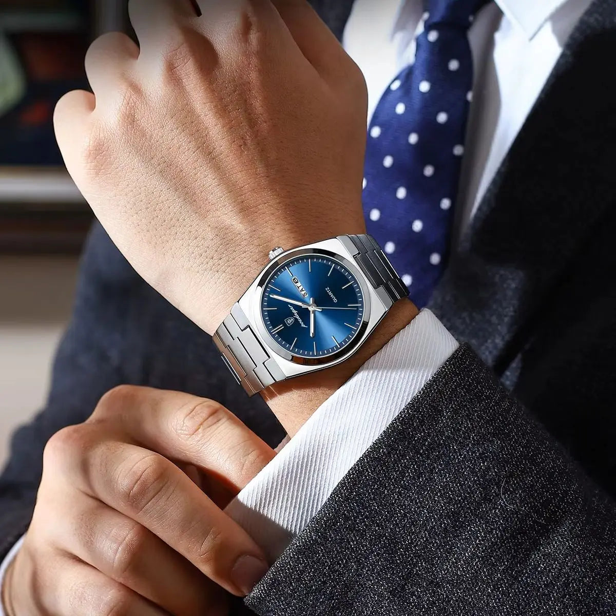 Wygodny zegarek męski srebrna bransoleta